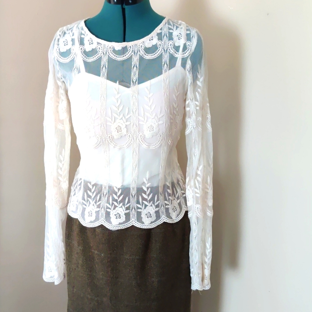 Lace blouse size Small